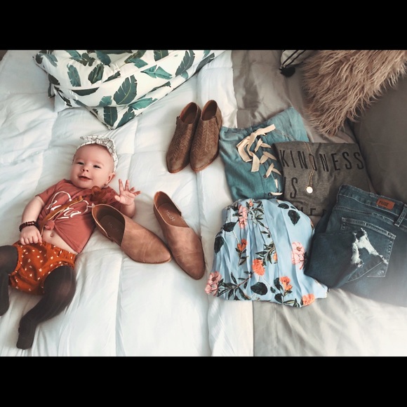 Meet your Posher, Tia - Picture 5 of 7